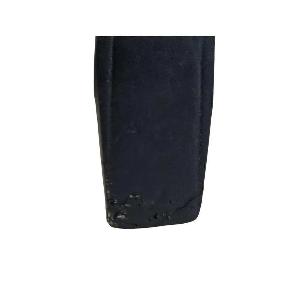 Nike Golf black belt, with silver buckle. Size 34.
